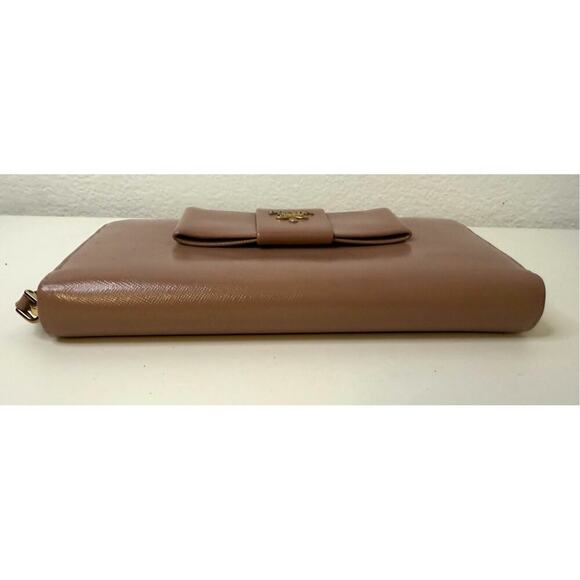 Prada Beige Saffiano Leather Bow Zip Around Wallet- Vintage CLEAN - Picture 4 of 11